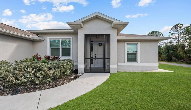 Luxury Getaway for Rest, Comfort & Calm in North Port FL