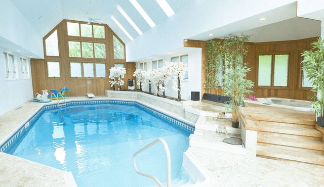 Luxury Getaway, Indoor Pool, Hot Tub, Outdoor Games, Fast Internet, Sleeps 16+