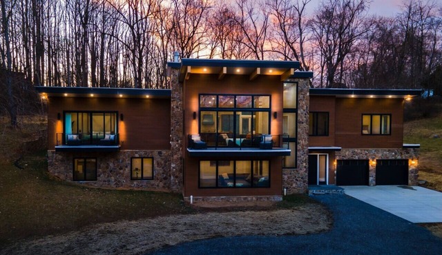 Luxury Getaway on The Potomac