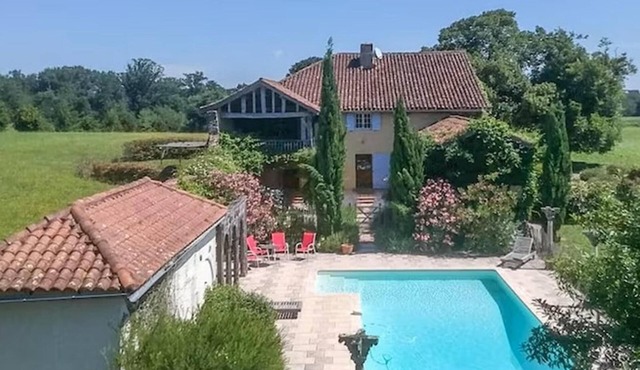 Luxury gite with private pool in the Gers area