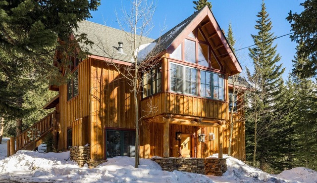 Luxury Glacier Retreat, Game Room & Epic Views