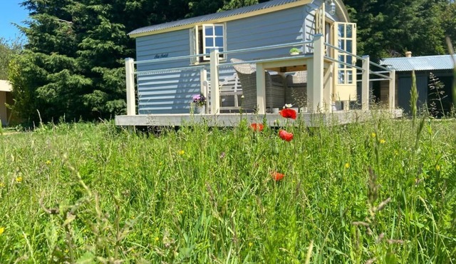 Luxury Glamping Kent Coast; Shepherds Huts & Safari Tents on Site hot tub
