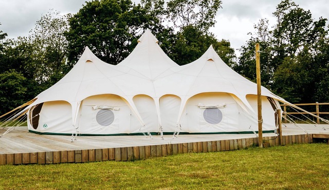 Luxury Glamping Retreat in Battle