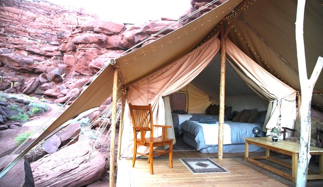 * Luxury Glamping Tent in Moab | Sleeps 4