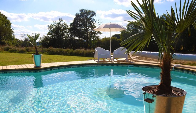 Luxury Glamping with outdoor pool - rural France - 6 units, 6 bathrooms, upto 20