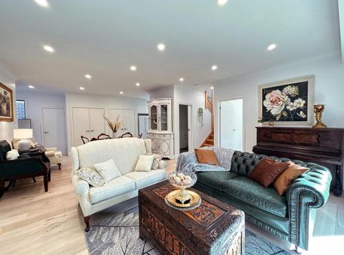 Luxury Glen Waverley Townhouse 4BR3BA Backyard