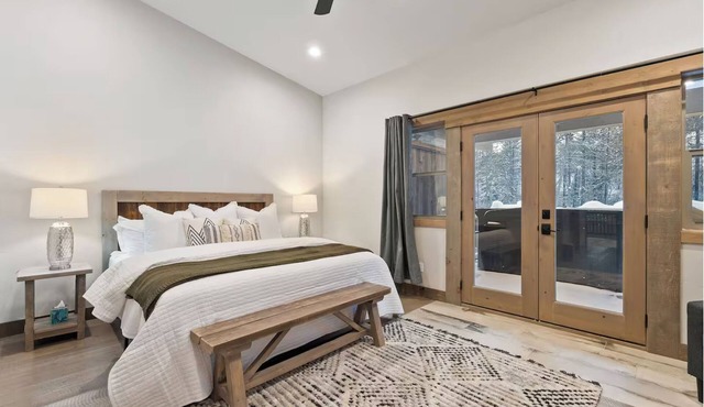 Luxury GNP Gem-Sleeps 11-Hot Tub-Scenic Retreat Near Glacier Park- 7 mi to GNP