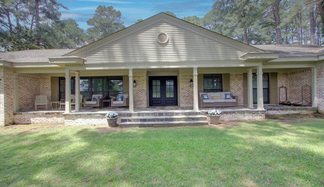 Luxury Golf Course Getaway at Texarkana Country Club.