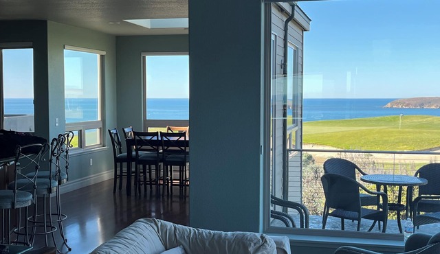 Luxury Golf Course Home with Spectacular Ocean Views 'Royal Pacific'