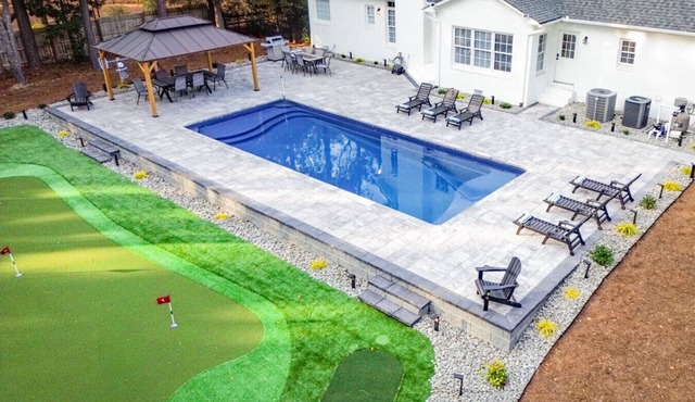 Luxury Golf Retreat - Simulator & Short Game Setup