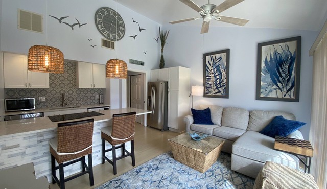 Luxury Golf Retreat in Sarasota – Elegance, Comfort & Prime Location