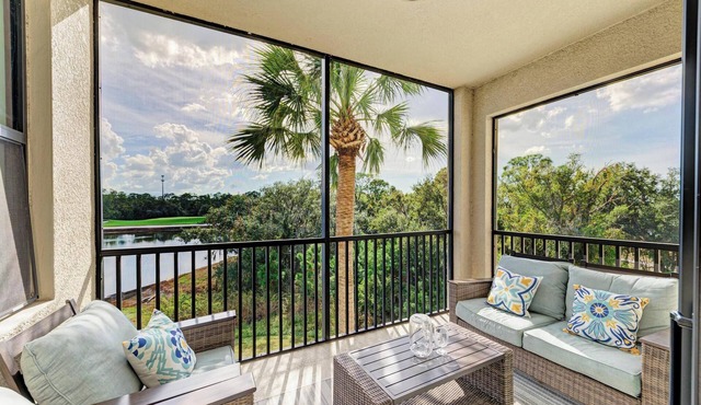 Luxury Golf-Side Lakeview Retreat - Cozy Space for Relaxation & unwinding