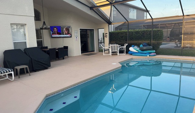 Luxury Golf Villa with Private Pool & Stunning Sunny Southern exposure all day!