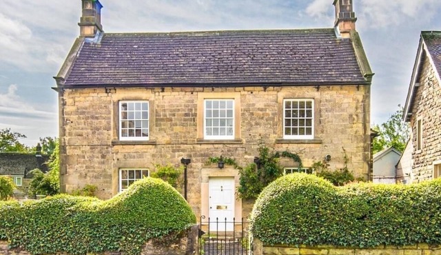 Luxury Grade II Listed House near Chatsworth