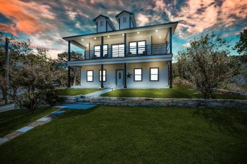 Luxury Granbury Home w/Game Room: Steps to Lake!