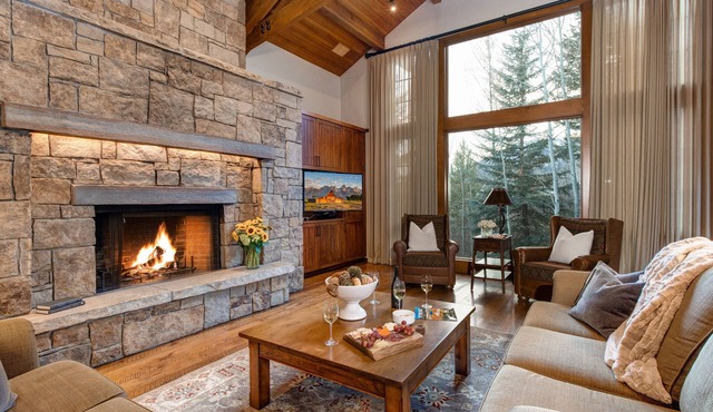 Luxury Granite Ridge Ski Home | Walk to Ski! | Abode at Fox Run