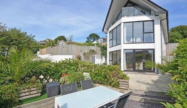 Luxury ground floor Apartment Sleeps 5