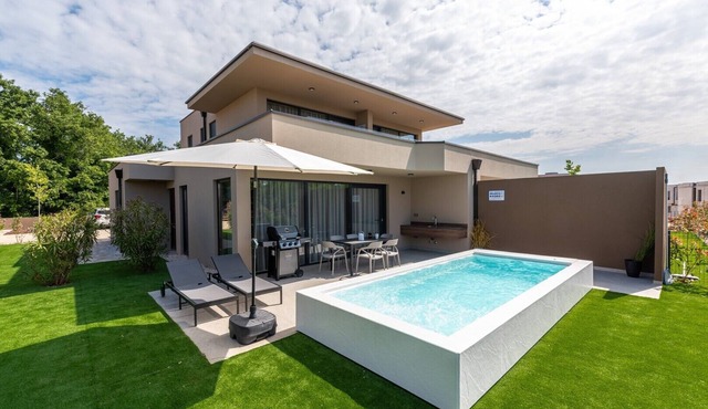 Luxury Ground-Floor Apartment with Private Pool and Terrace in Istria, Just 150 Meters from the Sea