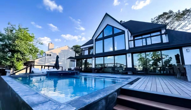 Luxury group retreat just outside Houston—perfect for World Cup 2026 stays!