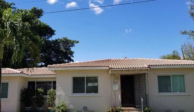 LUXURY Guayabita's House