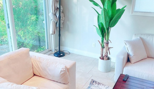 Luxury Guest House In King City