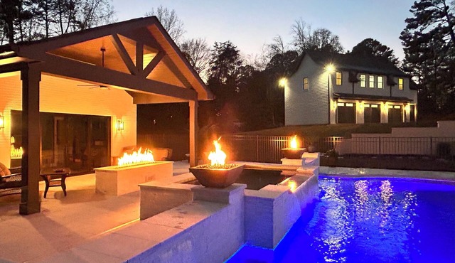 Luxury Guest House w/Resort Style Pool & Spa, pets welcome