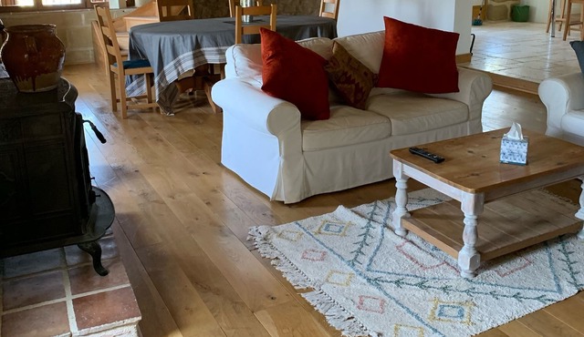 Luxury guest room with lounge