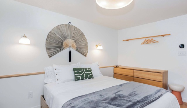 Luxury guest suite with private bath