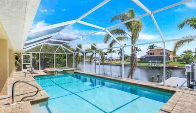 Luxury GULF access! DOCK/SPA/Pool/GAME ROOM