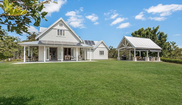 Luxury Hamptons Style Country Retreat on 40 Picturesque Acres | Free Netflix