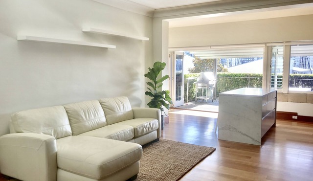 Luxury Harbour and City Skyline Views