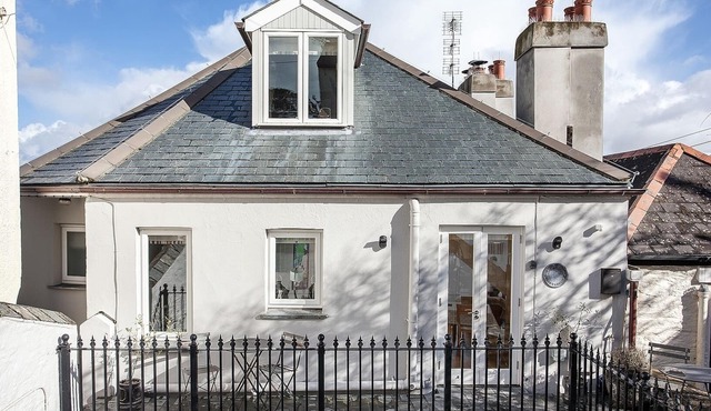 Luxury Harbour Side Penthouse With Superb Views In Polruan, Cornwall, England