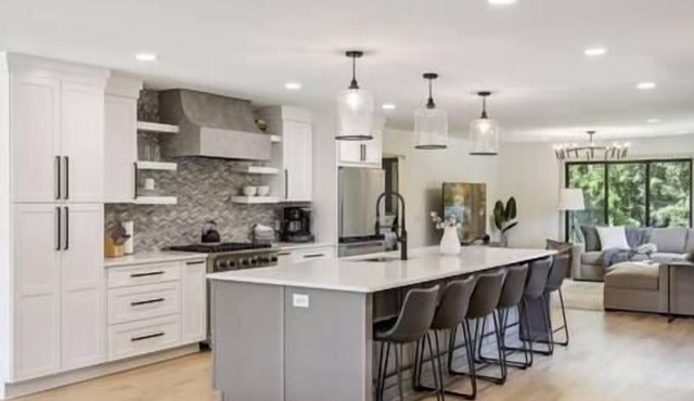 Luxury Hastings Home, Sleeps 18+