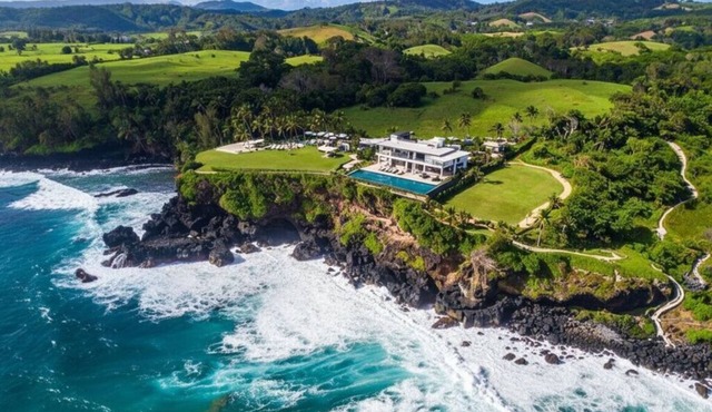 Luxury Hawaiian Oceanfront Estate