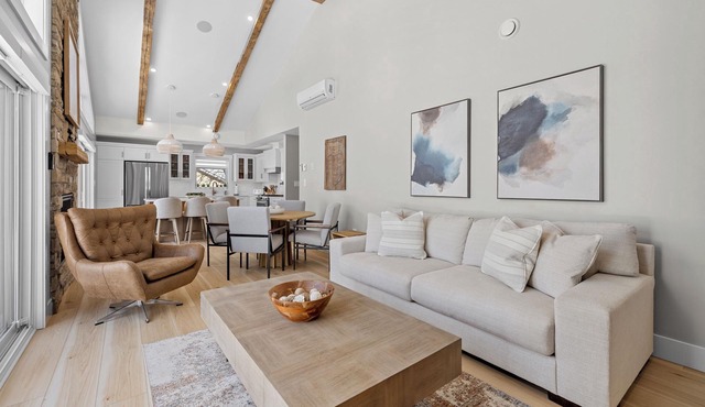 Luxury Hideaway PEI - Stunning retreat with water view & hot tub.