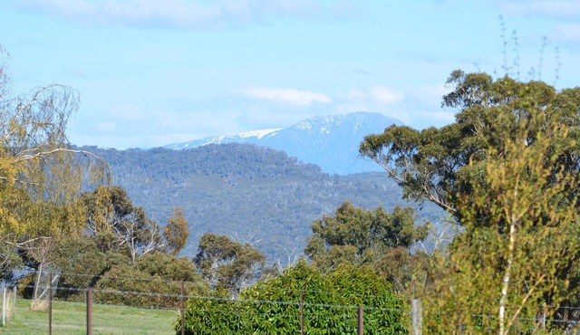 LUXURY HIGH COUNTRY ESCAPE WITH PANORAMIC VIEWS
