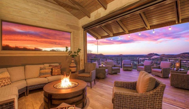 Luxury Hill Country Villa w/Pool-Hot-tub-Views
