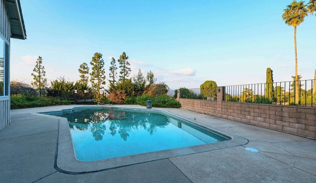 Luxury Hilltop Designer House w Pool Great View