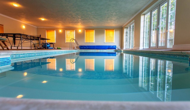 Luxury Holiday Apartment With Exclusive Heated Indoor Swimming Pool And Sauna