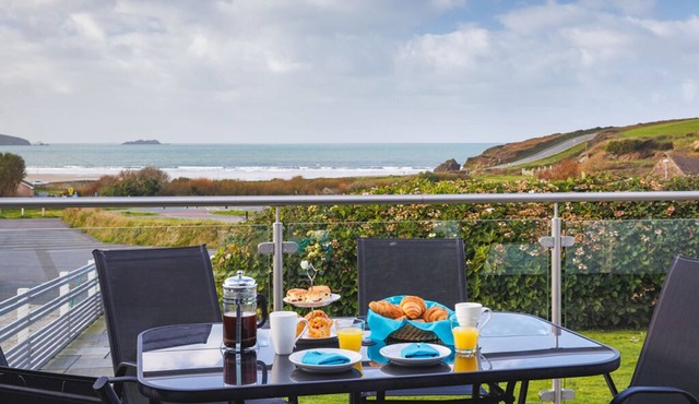 luxury holiday home with hot tub and stunning sea views