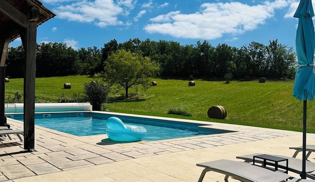 Luxury Holiday Home Paulhiac - Large Pool & Privacy