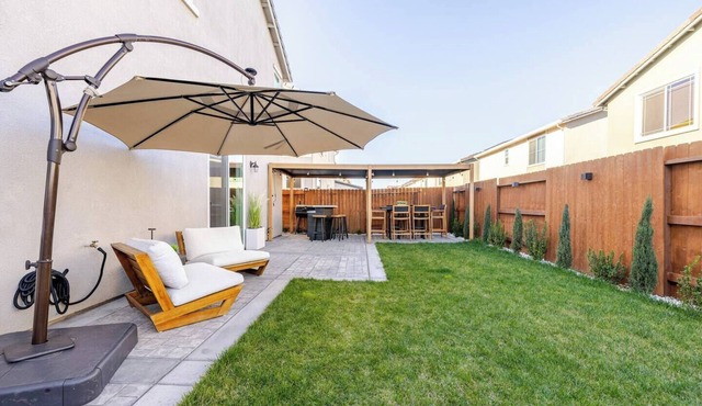 Luxury Home 4 bed 3 Bath Retreat Family-Friendly