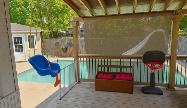 Luxury home 4BR, Pool, & 5 Mins to 401