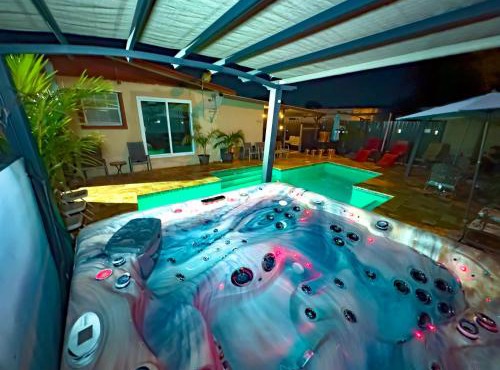 Luxury home 5 minutes from stadium