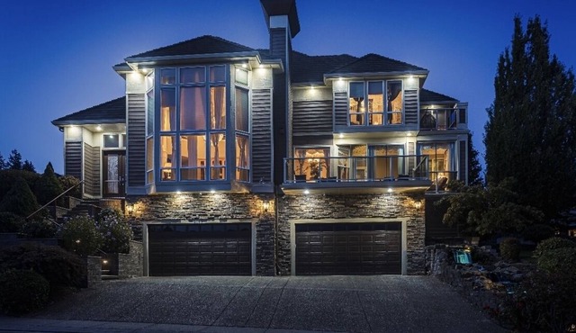 Luxury Home 6BR /4BTH, 10 min to Downtown.1 Patio& 1 Balcony. Vacation Friendly