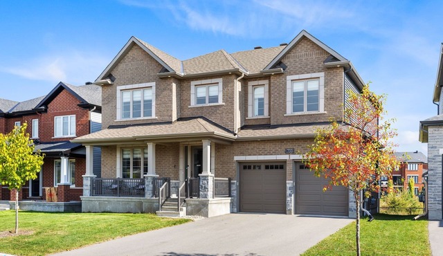Luxury home: 733 Coast Circle Manotick, Ottawa.n30 nights minimum stay.
