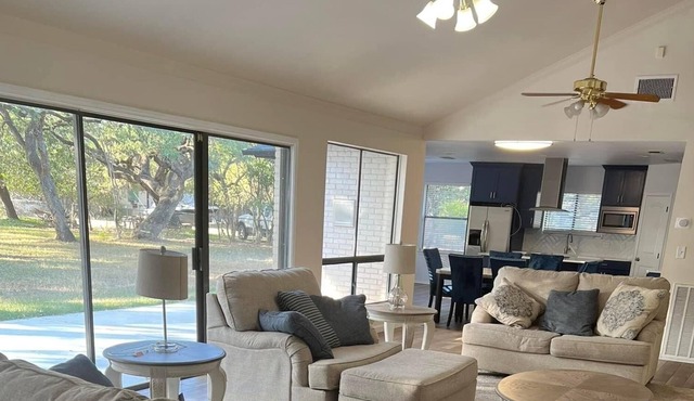 Luxury Home close to Canyon Lake & Guadalupe River