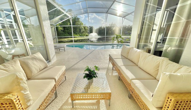 Luxury Home Close to Disney, Pool Lake Sunset View