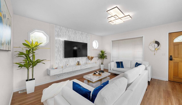 Luxury home: Garden | Parking | Deck | BBQ | Games | Games