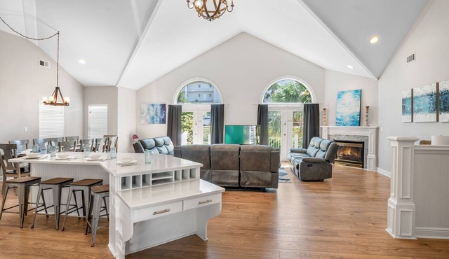 Luxury Home, Gulf Views, Private Pool/Jacuzzi, Movie Theater, Golf Cart Rental